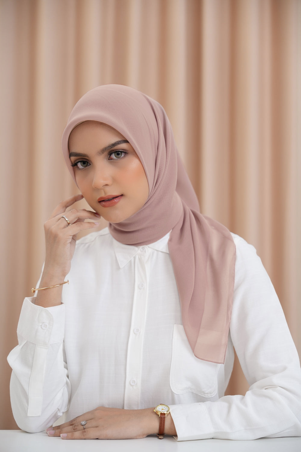 BIA by Zaskia Mecca - Cleora Kerudung Segi Empat Paris Premium