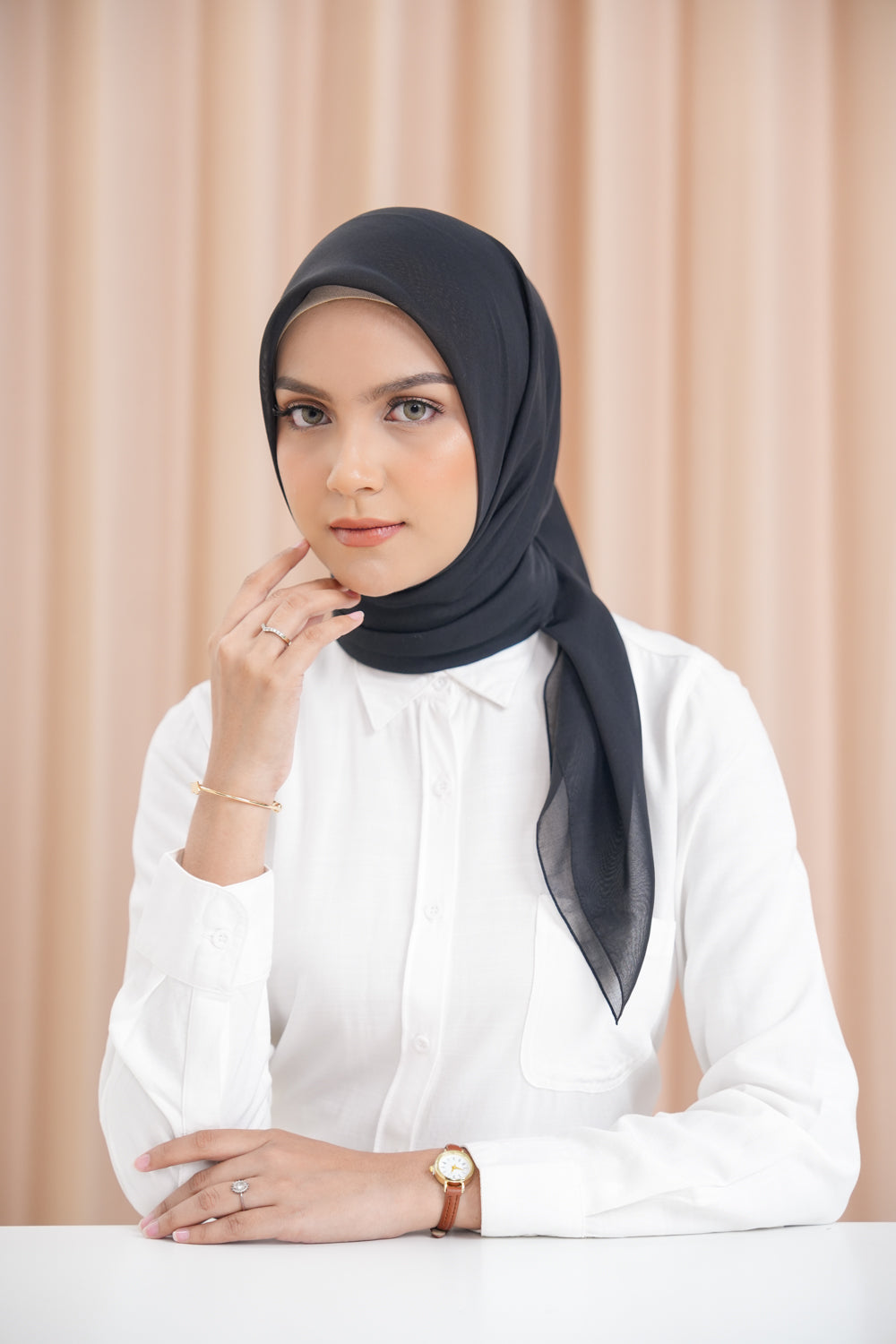 BIA by Zaskia Mecca - Cleora Kerudung Segi Empat Paris Premium