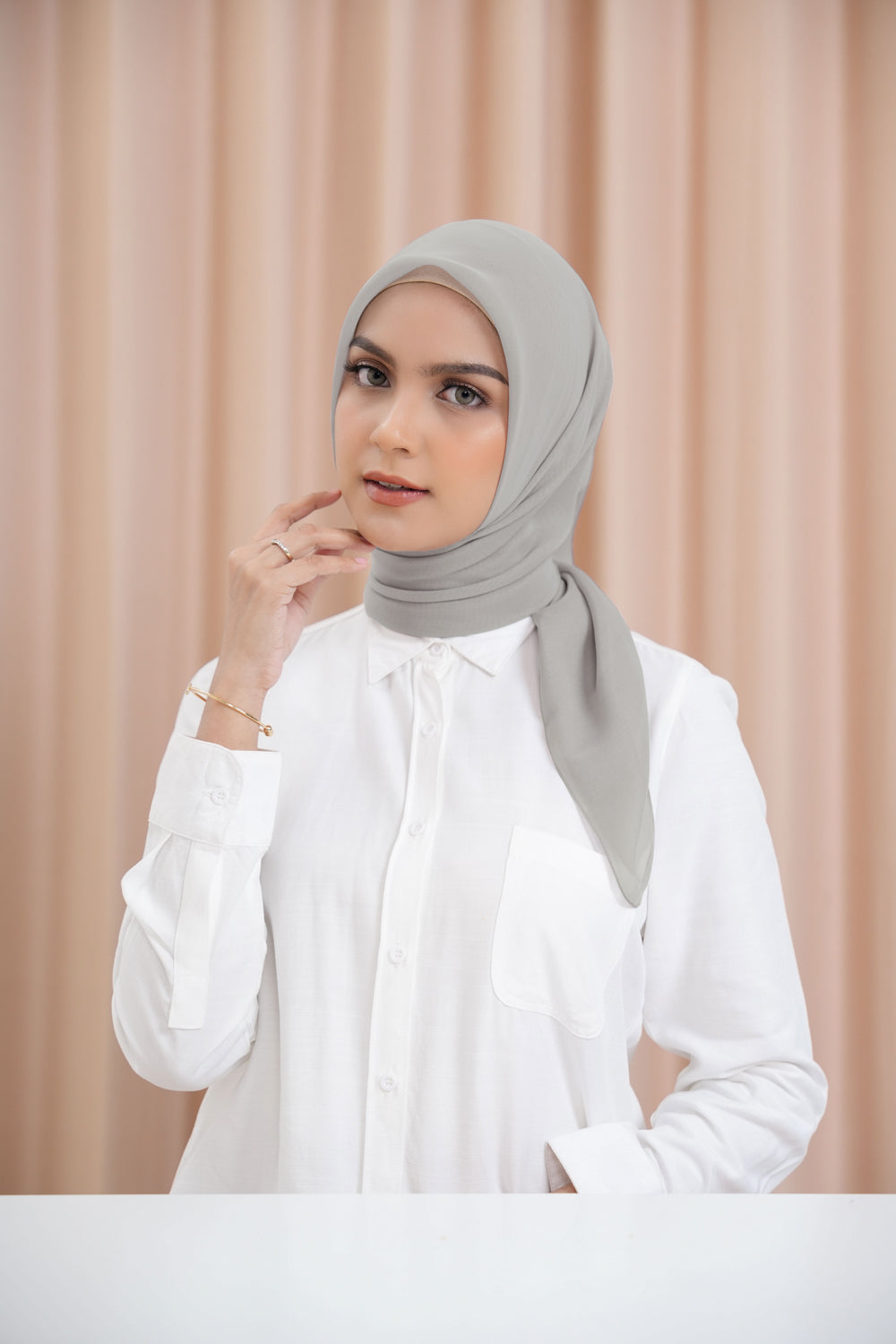 BIA by Zaskia Mecca - Cleora Kerudung Segi Empat Paris Premium