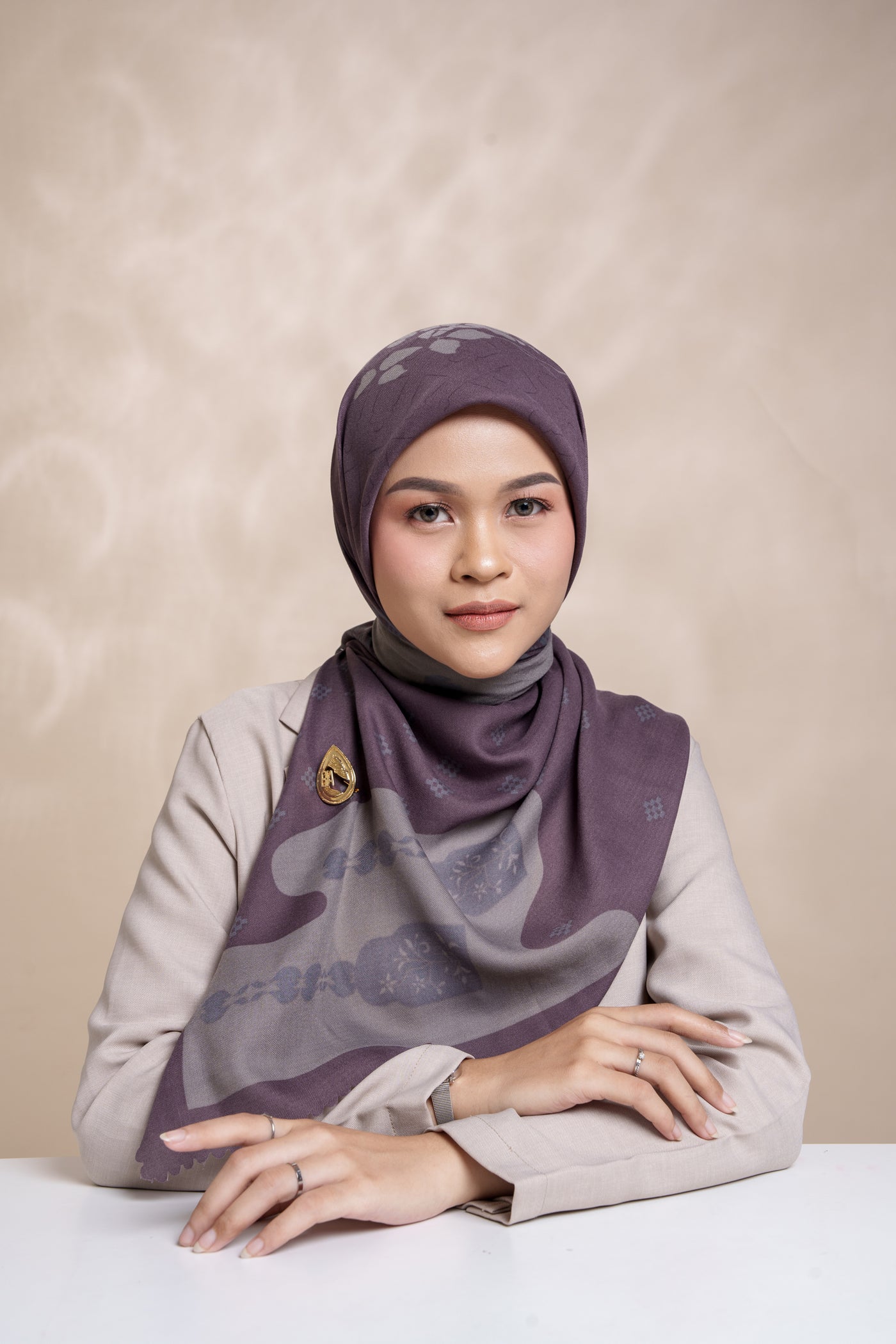 [Year End Sale] BIA by Zaskia Mecca - Cordoba Berry Scarf Kerudung Segi Empat