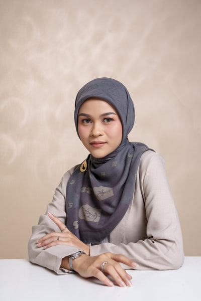 [Anniversary Sale] BIA by Zaskia Mecca - Cordoba Smoke Scarf Kerudung Segi Empat