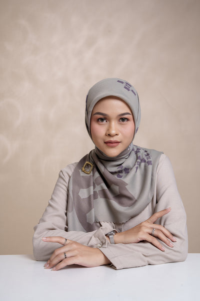 [Year End Sale] BIA by Zaskia Mecca - Elsa Taupe Scarf Kerudung Segi Empat - Edisi Kazan Rusia