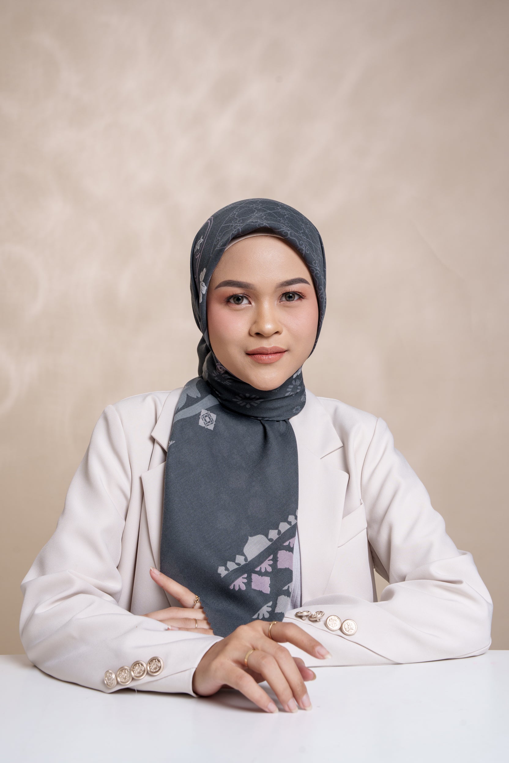 BIA x Cut Meyriska - Euni Scarf Kerudung Segi Empat - Rumania Edition