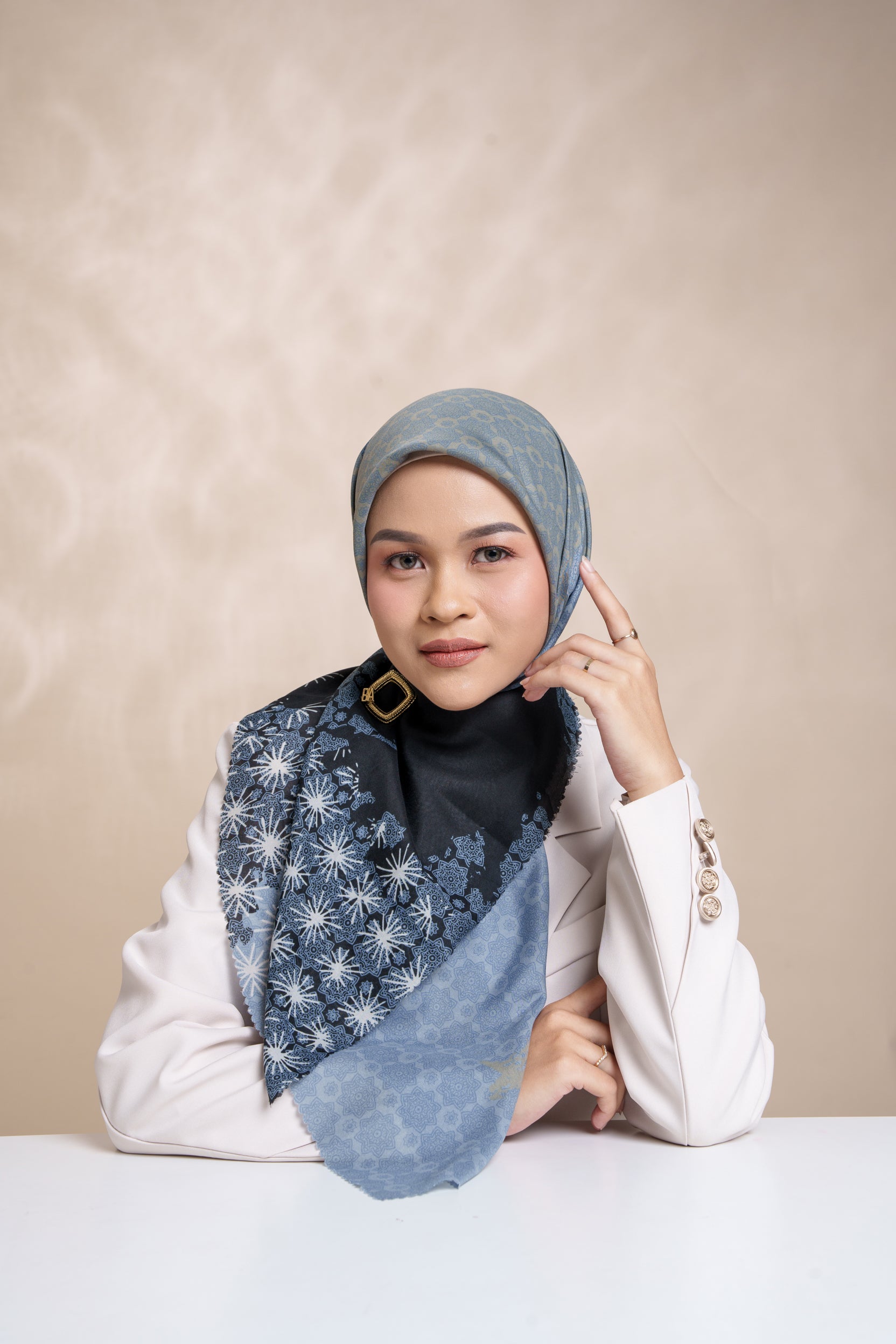 BIA x Cut Meyriska - Istanbul Scarf Kerudung Segi Empat