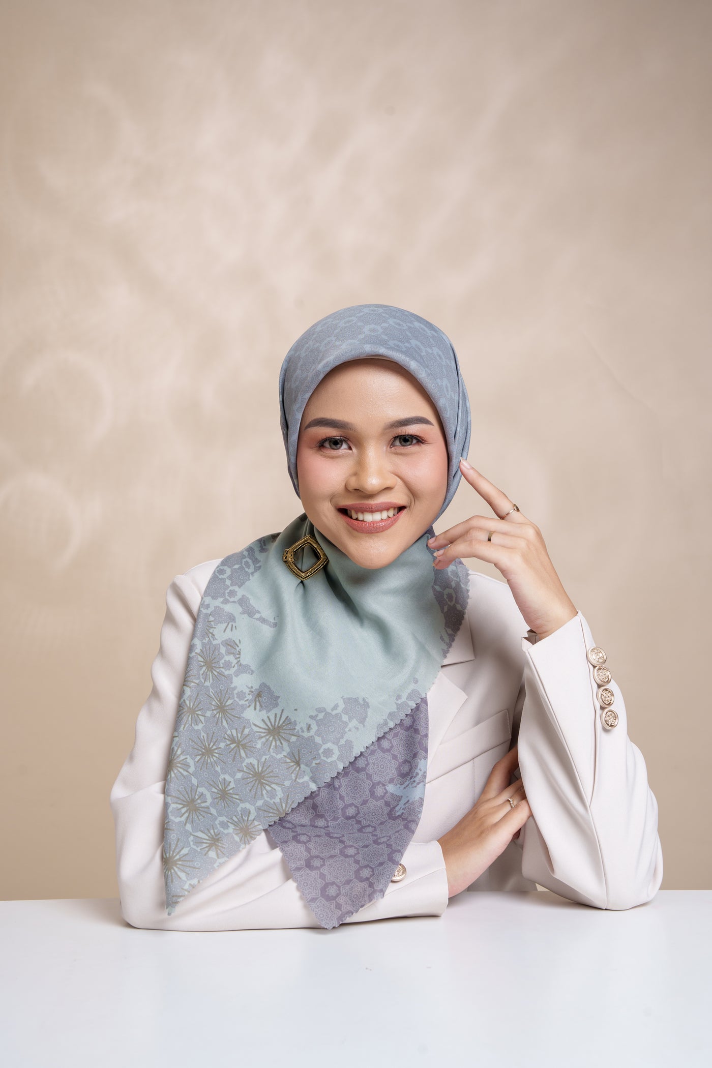 [Year End Sale] BIA x Cut Meyriska - Istanbul Sea Salt Scarf Kerudung Segi Empat