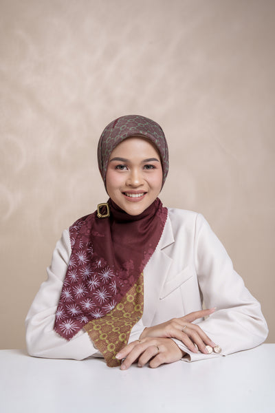 [Year End Sale] BIA x Cut Meyriska - Istanbul Tawny Port Scarf Kerudung Segi Empat