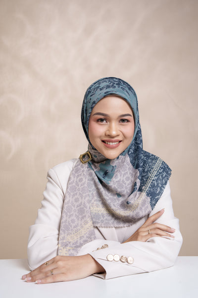 [Anniversary Sale] BIA by Zaskia Mecca - Spanyol Hale Navy Scarf Kerudung Segi Empat