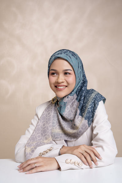 [Anniversary Sale] BIA by Zaskia Mecca - Spanyol Hale Navy Scarf Kerudung Segi Empat