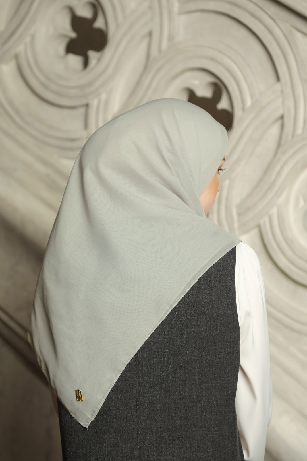 BIA by Zaskia Mecca - Blaire Hijab Polos - Hijab Segi Empat Paris Japan Premium Breathable