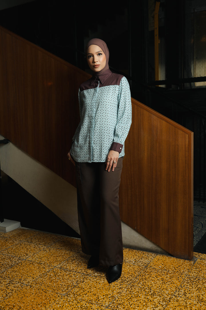 Minor Defect -Brisea Kemeja Wanita - Monogram - Coastal Breeze