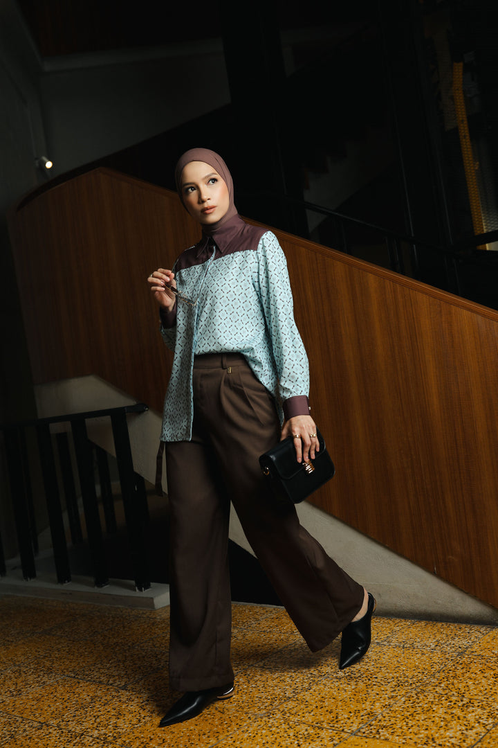 Minor Defect -Brisea Kemeja Wanita - Monogram - Coastal Breeze