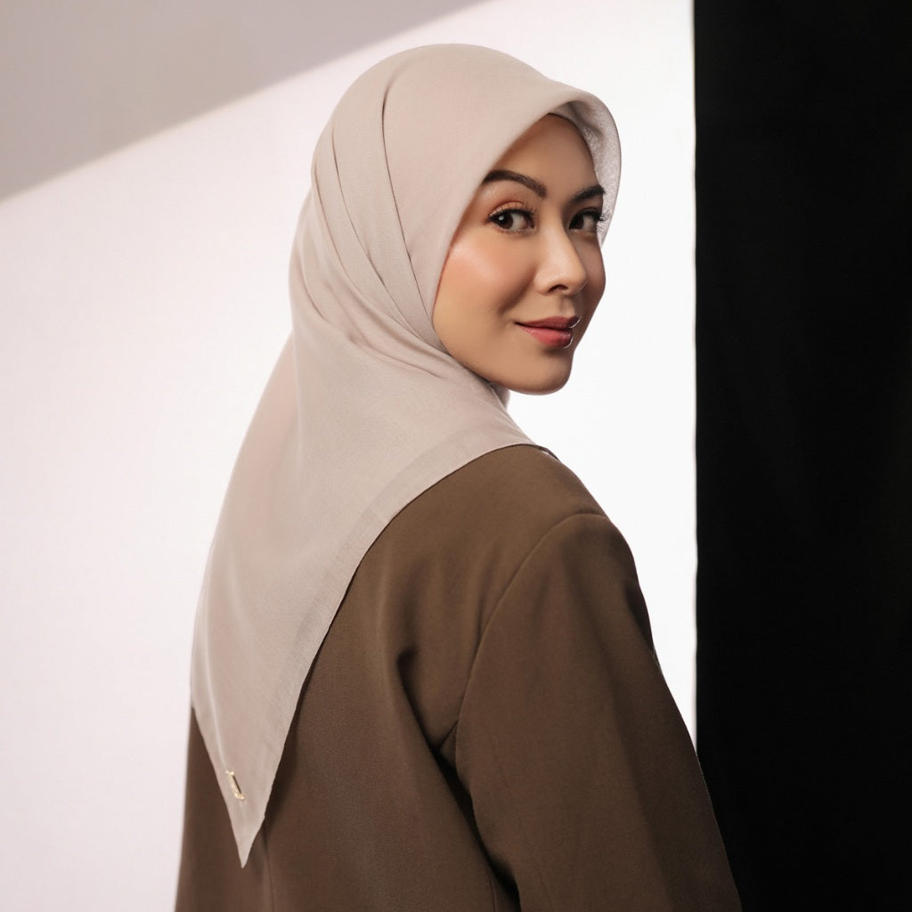 BIA by Zaskia Mecca - Prisia Hijab Polos - Kerudung Segi Empat Paris Japan Premium