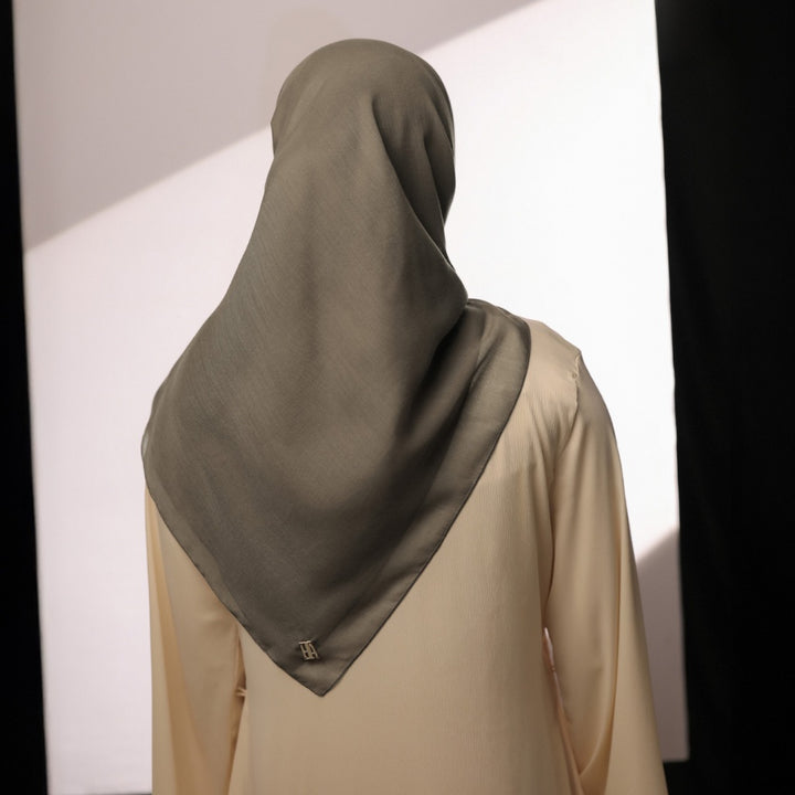 BIA by Zaskia Mecca - Prisia Hijab Polos - Kerudung Segi Empat Paris Japan Premium