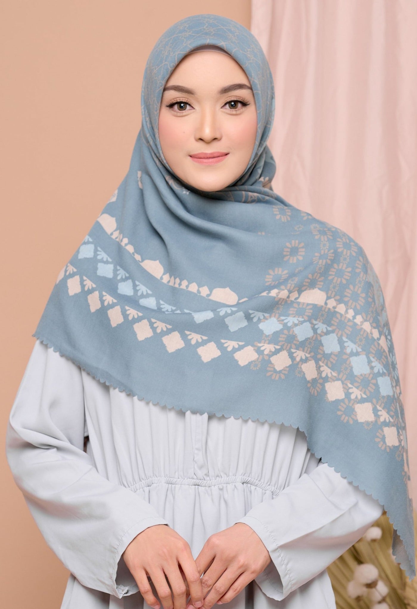 BIA x Cut Meyriska - Euni Scarf Kerudung Segi Empat - Rumania Edition