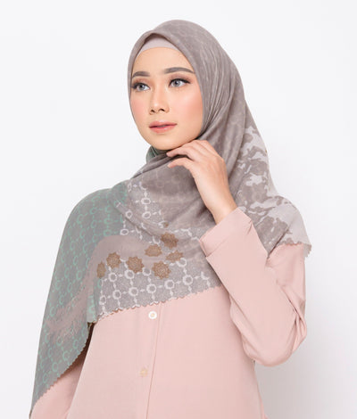 BIA x Cut Meyriska - Istanbul Scarf Kerudung Segi Empat